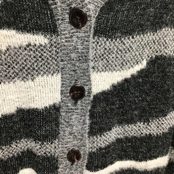 Leith Soft Fuzzy Button Cardigan Sweater Sz XL/Extra Large in Black Zebra NWT - Picture 5 of 7